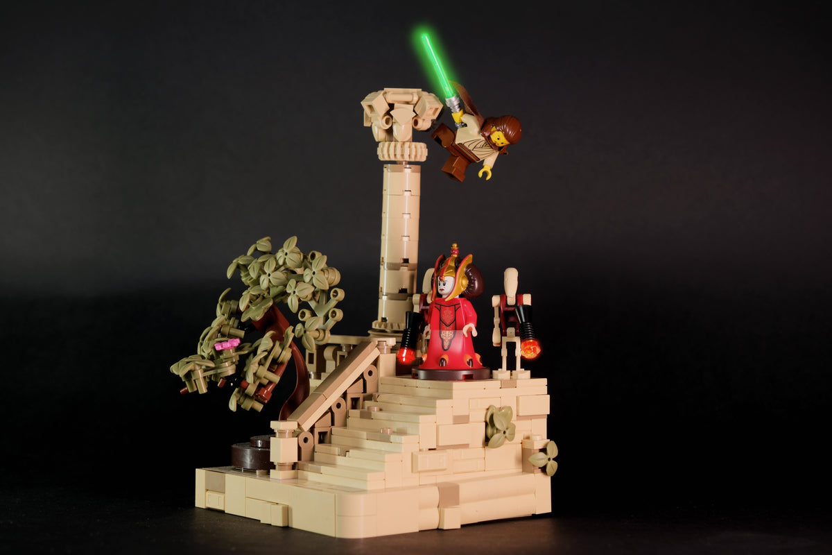 LEGO® Star Wars Diorama mit Königin Amidala, Battle Droid und Jedi mit grünem Lichtschwert Brick2D2