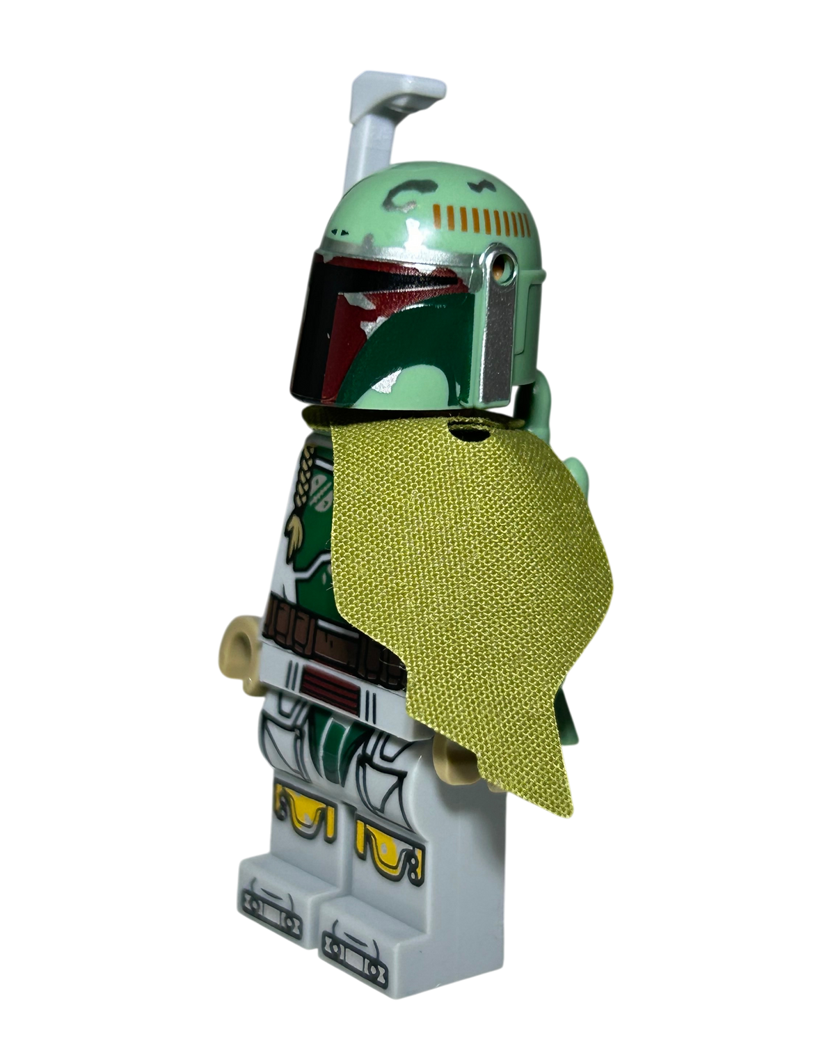 Boba Fett SW1538 LEGO Star Wars Minifigur mit Helm, Schulterumhang und Blaster Seitenansicht rechts Brick2D2