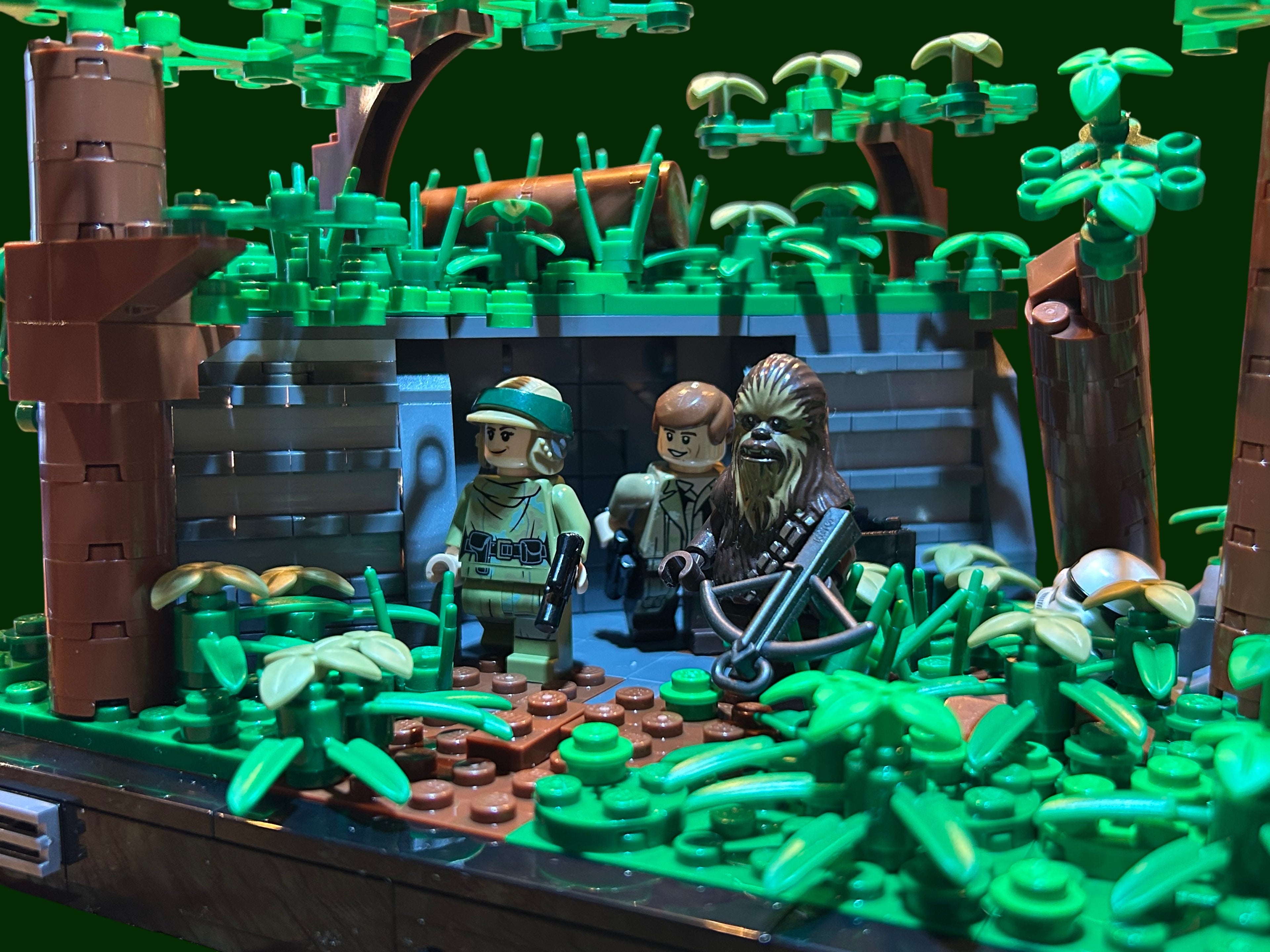 LEGO Star Wars Endor Diorama MOC mit Han Solo, Prinzessin Leia Endor Outfit und Chewbacca im Rebellen Wald Versteck