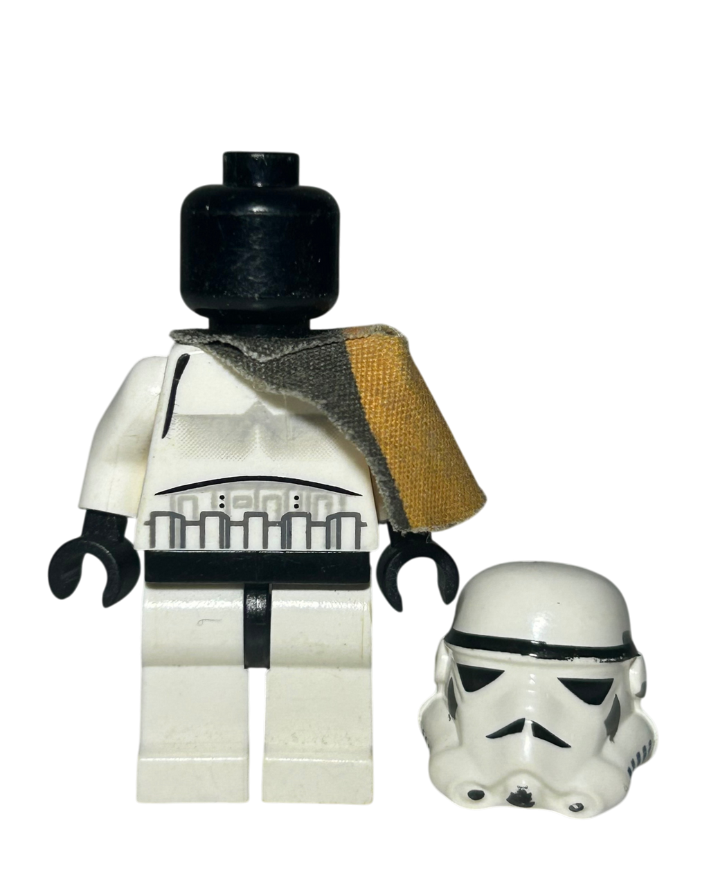 Sandtrooper SW0109a LEGO Star Wars Minifigur oranges Pauldron Detailansicht brick2d2