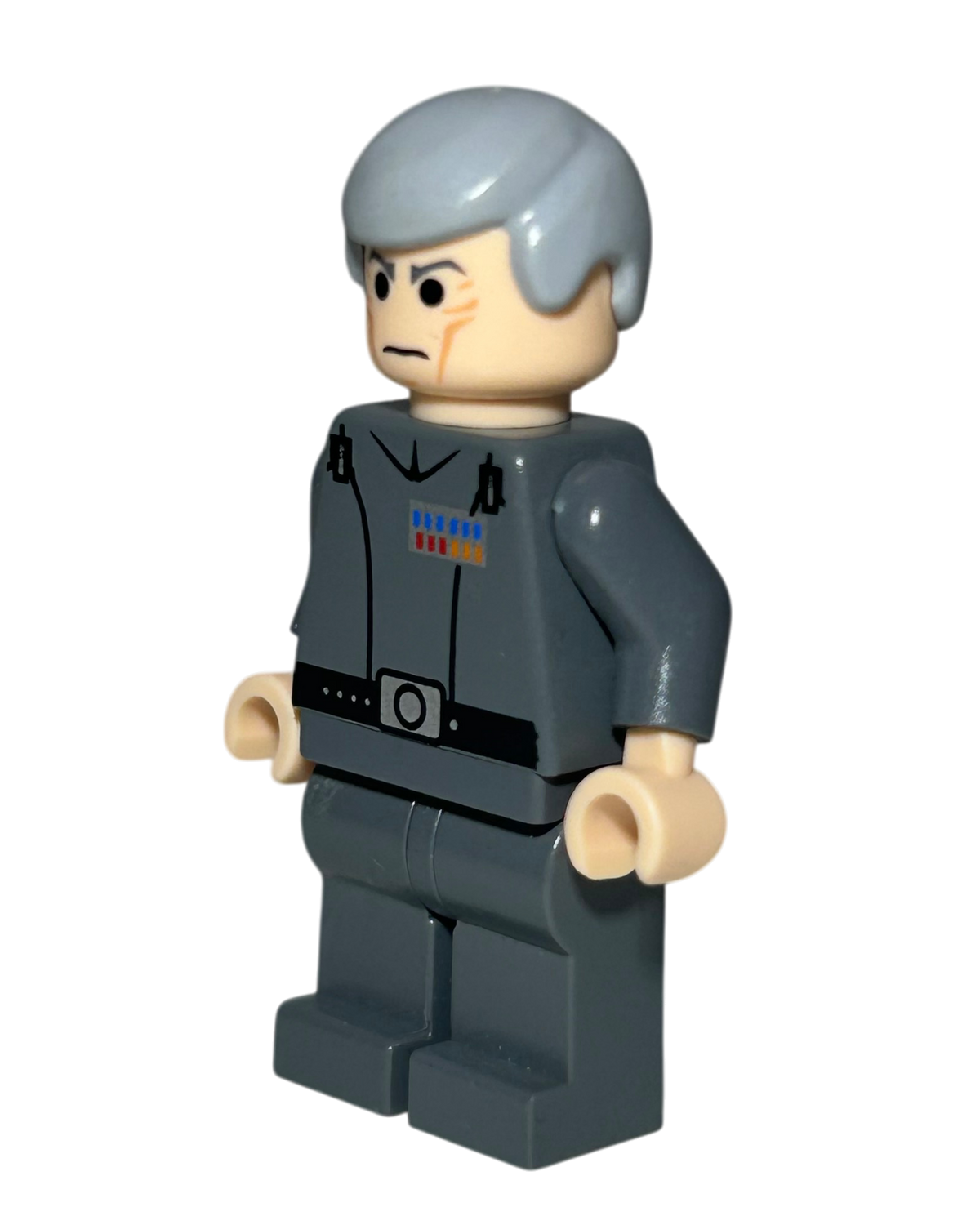 Grand Moff Wilhuff Tarkin SW0157 LEGO Star Wars Minifigur Seitenansicht rechts brick2d2