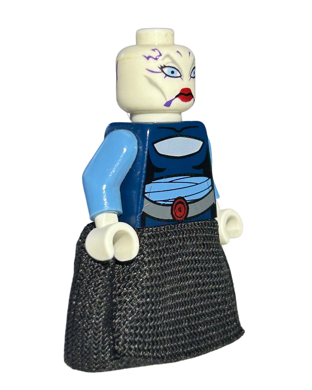Lego Star Wars Minifigur Assajj Ventress Clone Wars SW0195 Seitenansicht links brick2d2