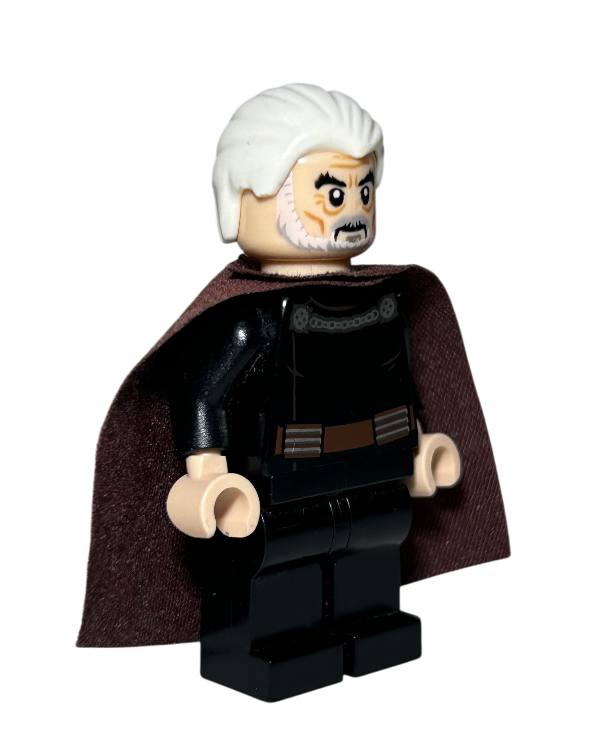 Count Dooku SW0472 LEGO Star Wars Minifigur Seitenansicht links brick2d2