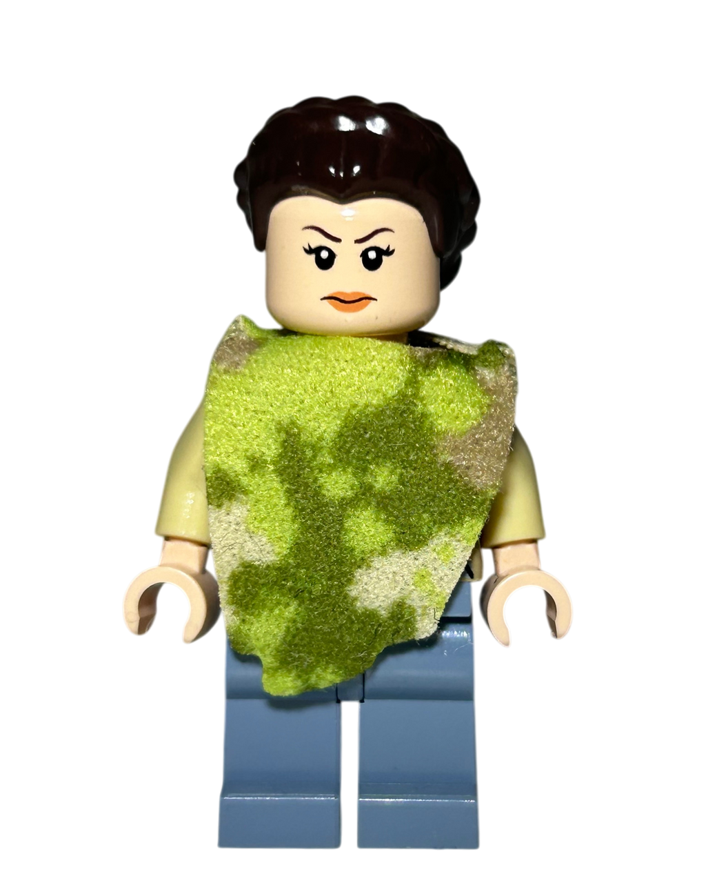 Prinzessin Leia Endor Outfit mit Camouflage Poncho SW0643 LEGO Star Wars Minifigur Vorderansicht brick2d2