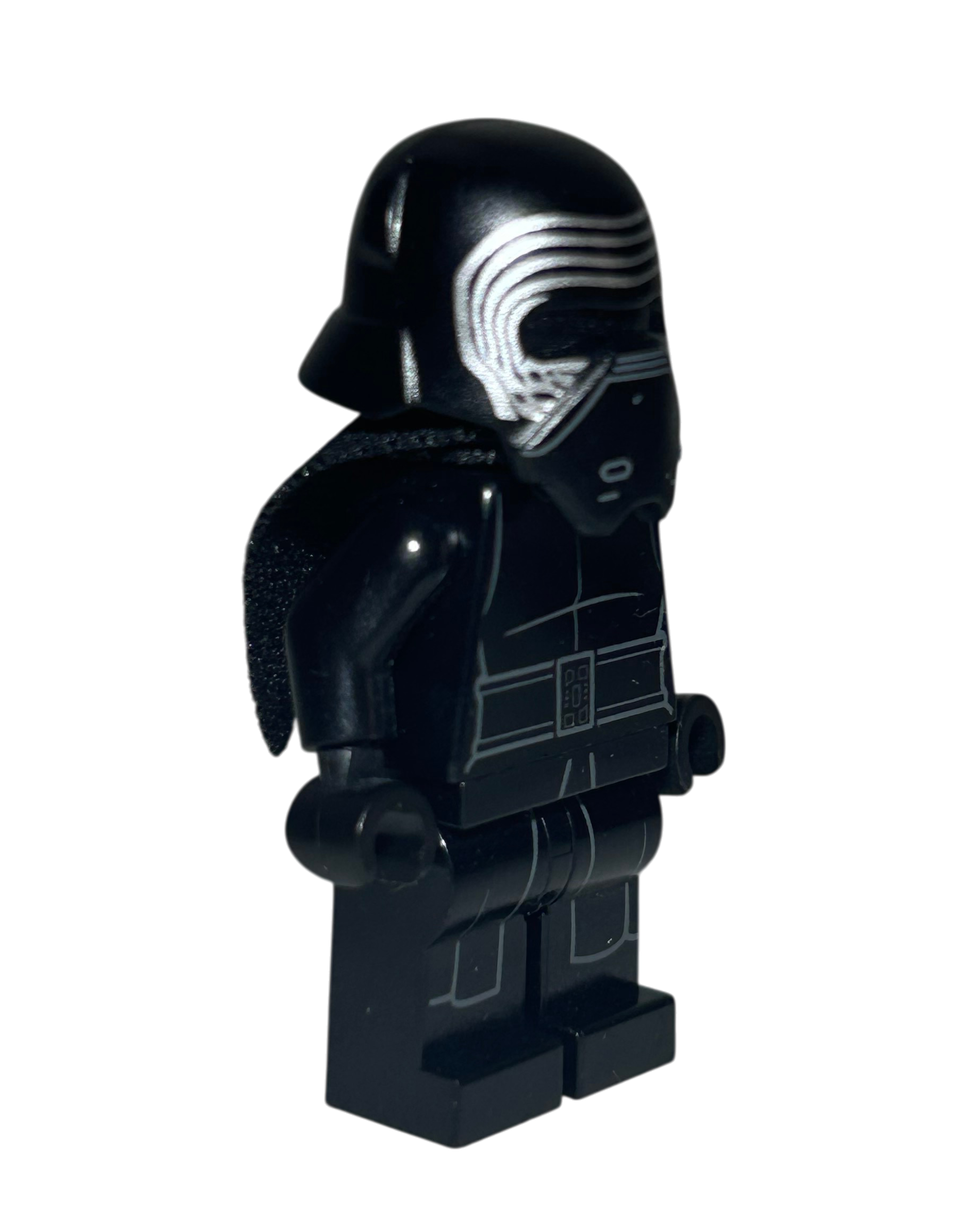 Kylo Ren mit Maske und Umhang SW0663 LEGO Star Wars Minifigur Seitenansicht links brick2d2