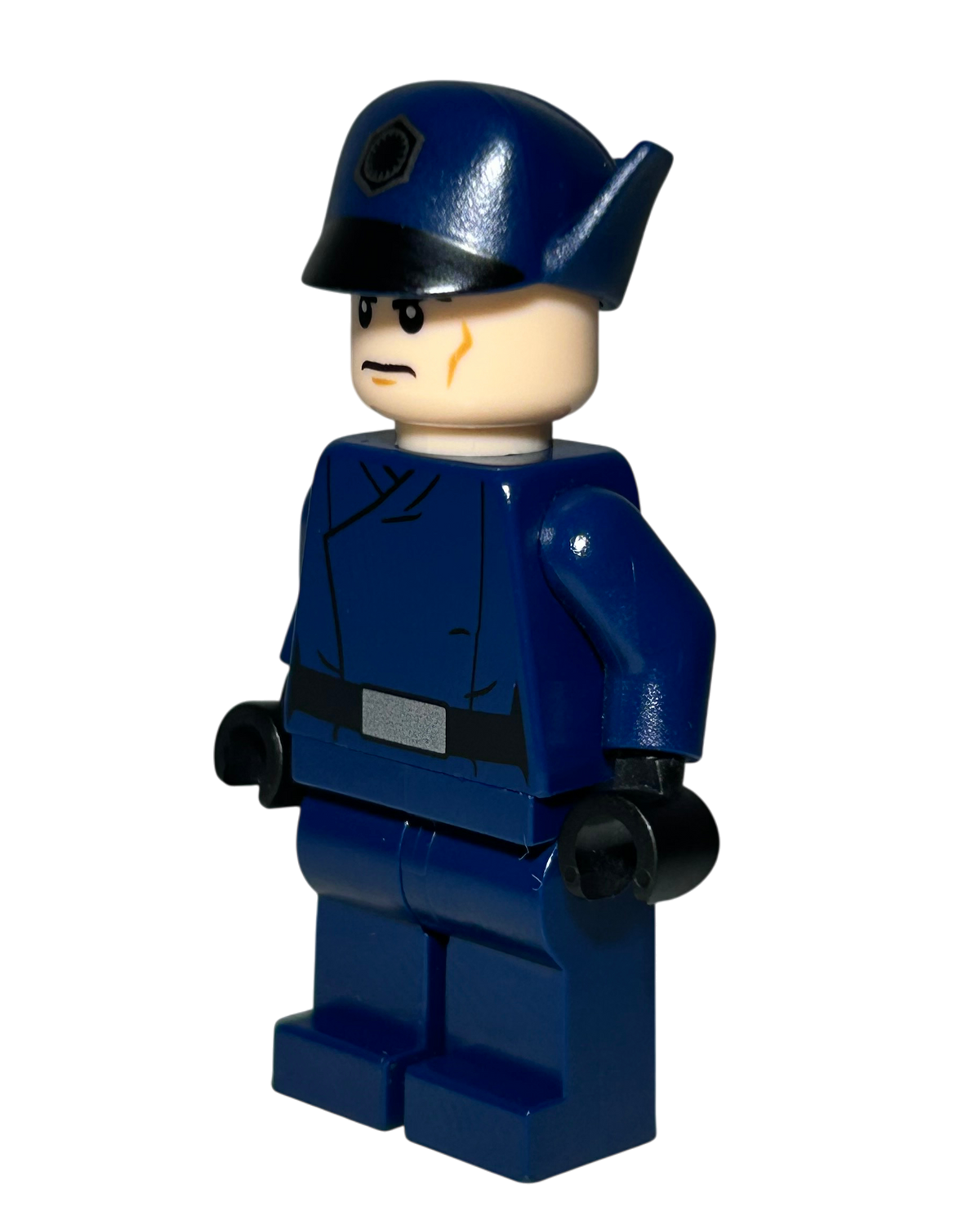 First Order Officer Erich S Datoo SW0832 LEGO Star Wars Minifigur Seitenansicht rechts brick2d2