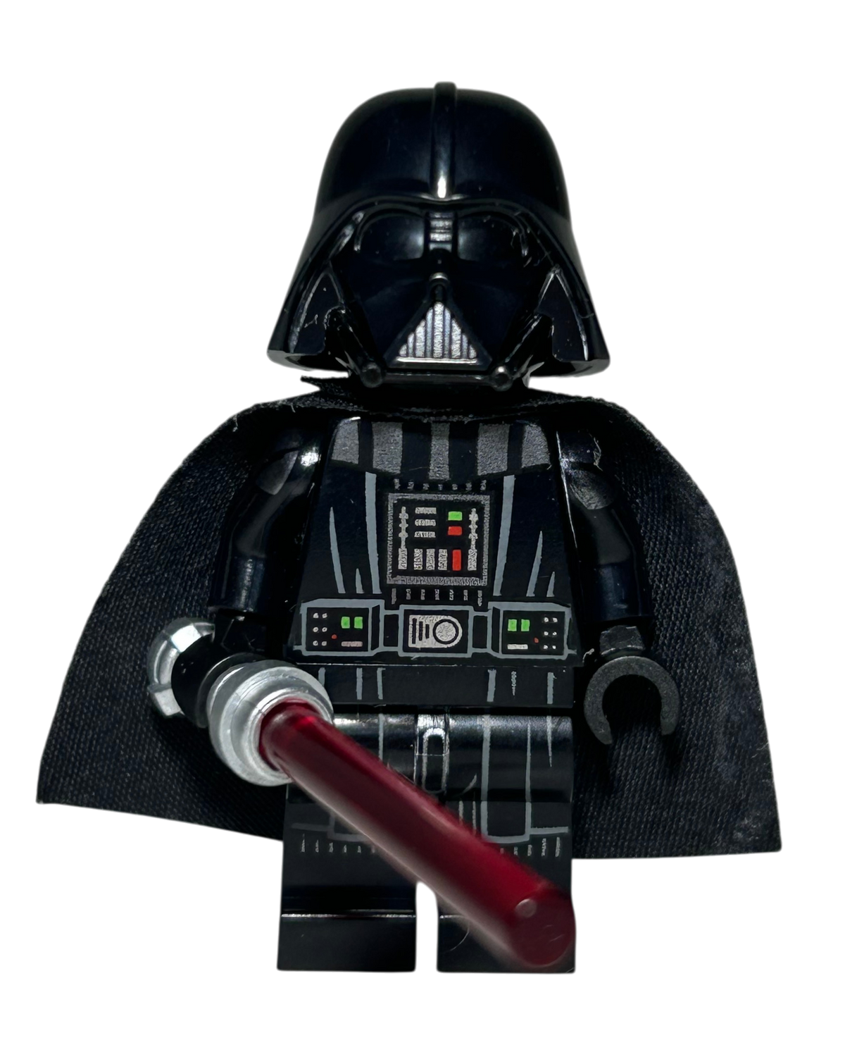 Darth Vader SW1273 LEGO Star Wars Minifigur mit Lichtschwert Vorderansicht brick2d2