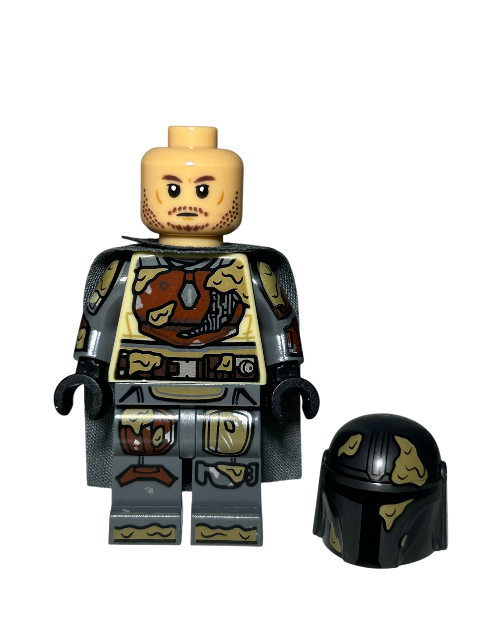 Din Djarin SW1544 LEGO Star Wars Minifigur mit Schmutzflecken Detailansicht brick2d2