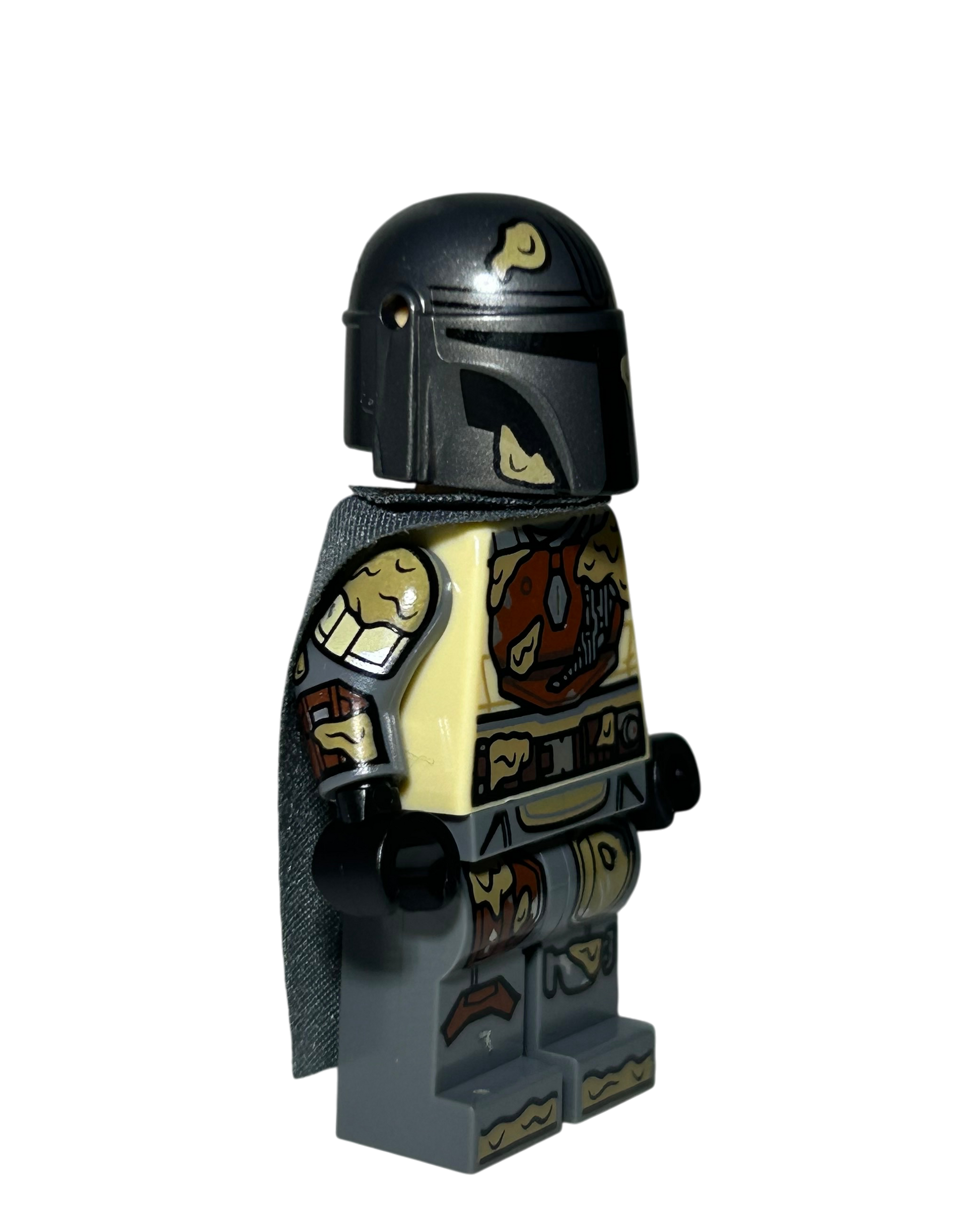 Din Djarin SW1544 LEGO Star Wars Minifigur mit Schmutzflecken Seitenansicht links brick2d2